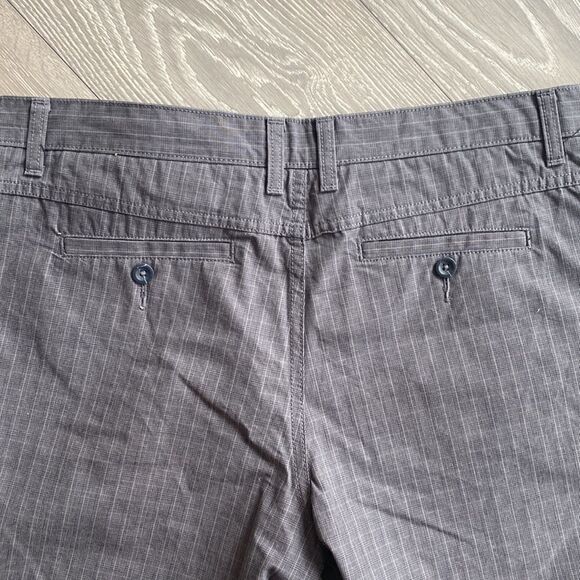 Kenneth Cole Shorts  - Picture 5 of 5